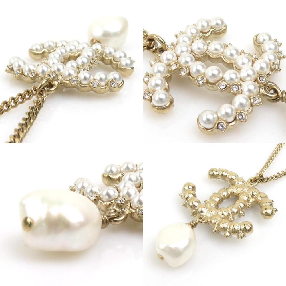 CHANEL Authentic White Pearl Necklace - Picture 3 of 5